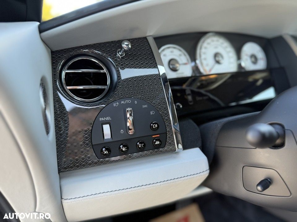 Rolls-Royce Wraith - 21