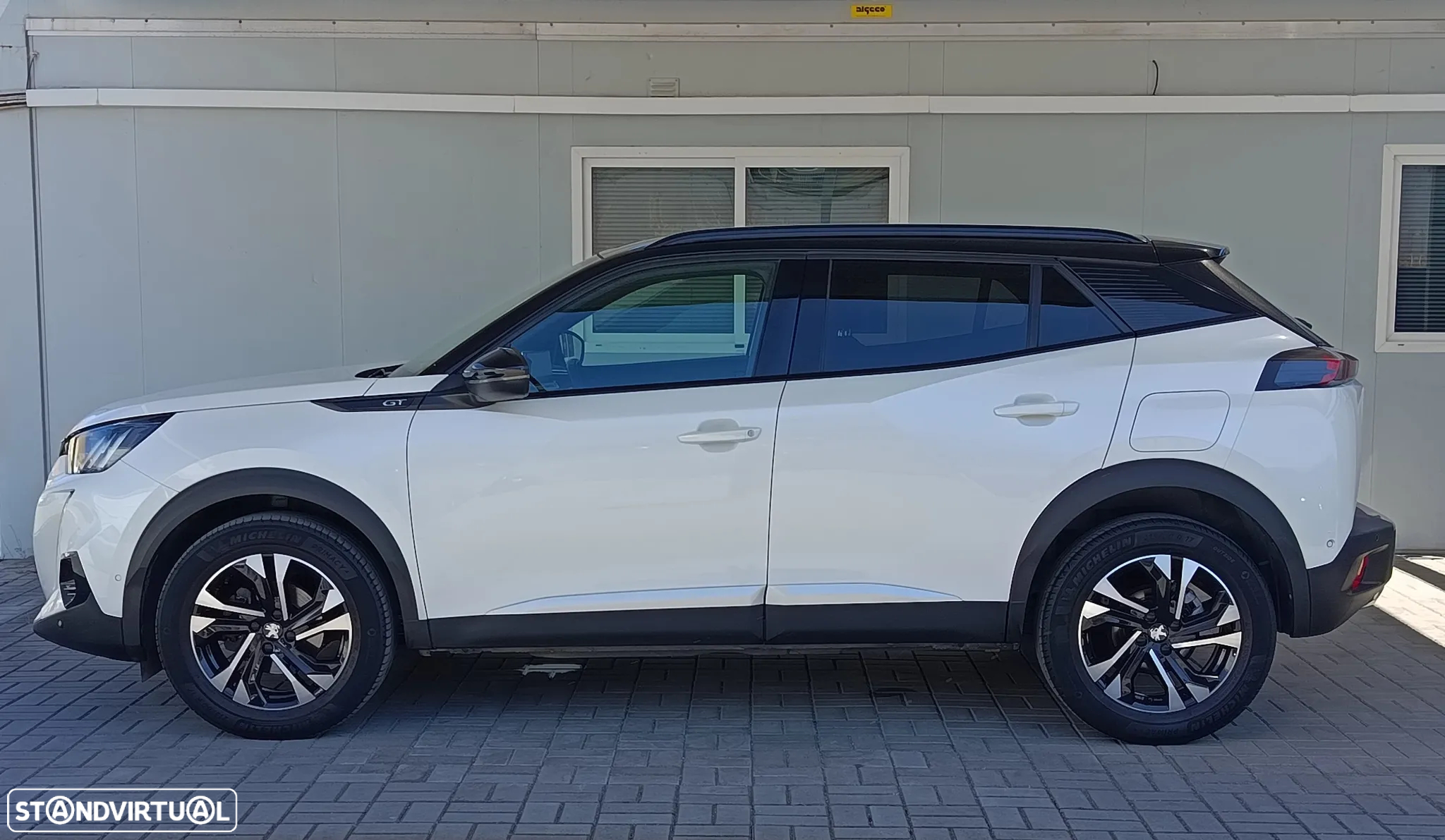 Peugeot 2008 PureTech 130 EAT8 GT - 23