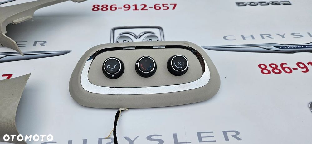 Dodge Durango III 2017- Osłona przeciwsłoneczna Słonecznik Daszek Oświetlenie kabiny Lampka podsufitki - 9