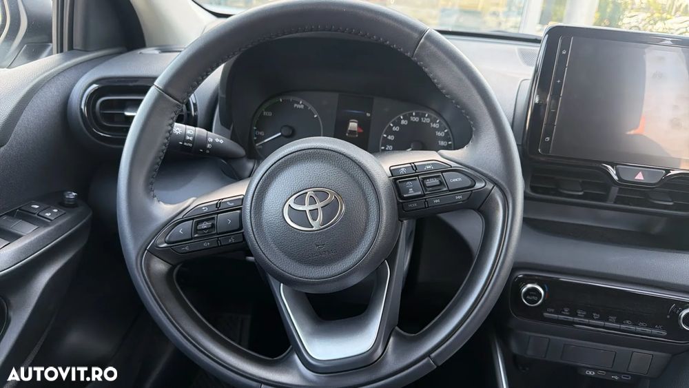 Toyota Yaris 1.5 VVT-i HSD Eco - 9