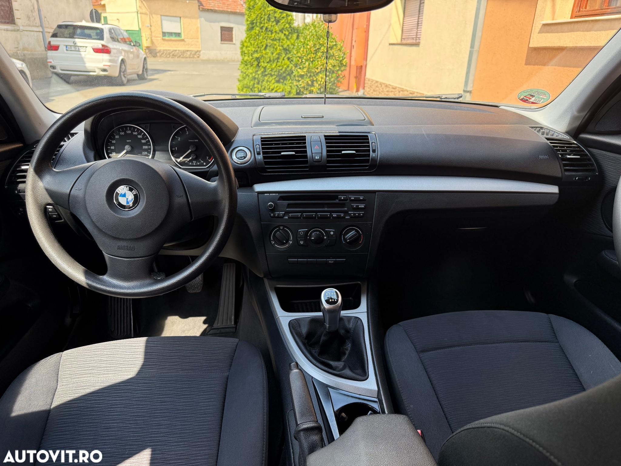 BMW Seria 1 116i - 8