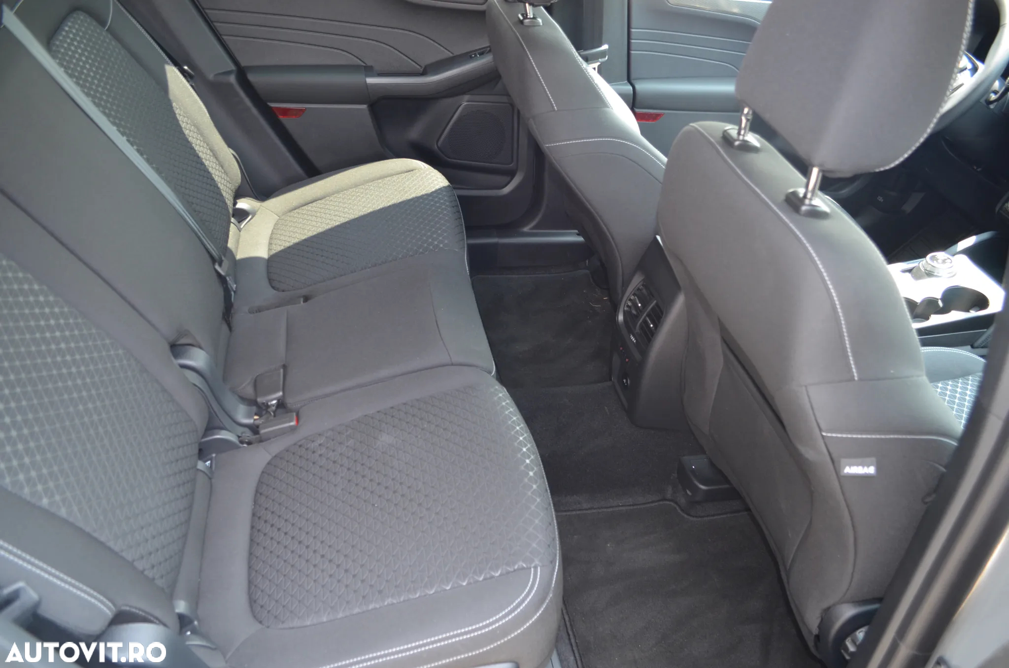 Ford Kuga 1.5 EcoBoost A8 FWD Titanium - 9