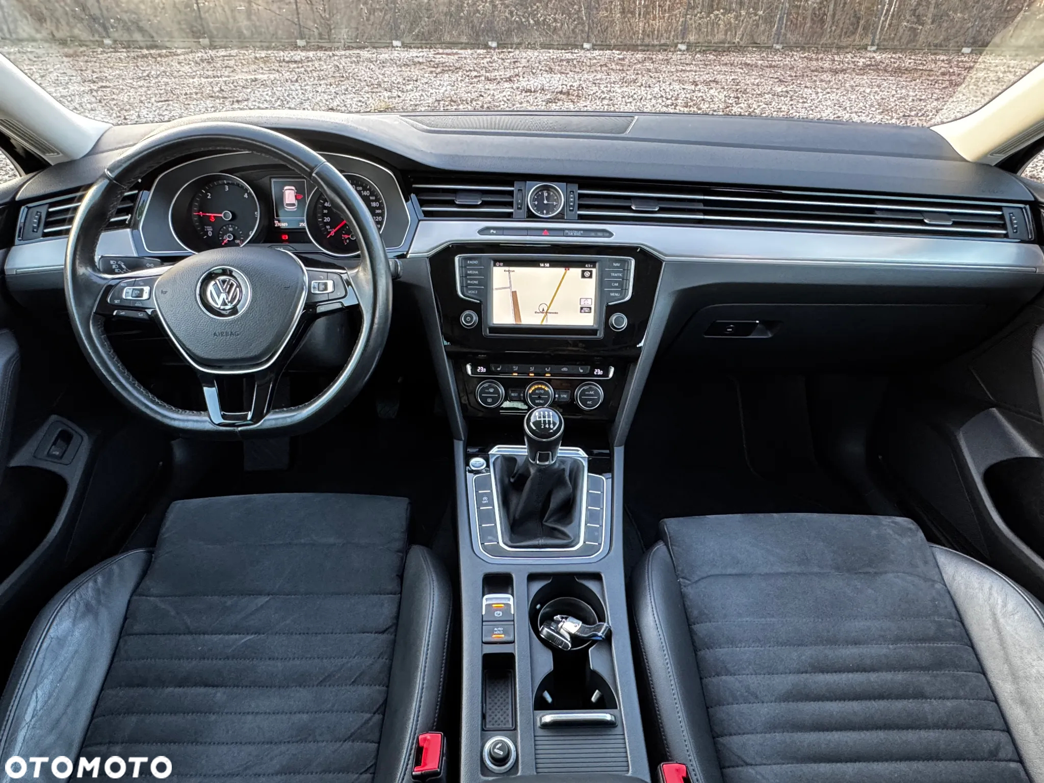 Volkswagen Passat 2.0 TDI BMT Highline - 14