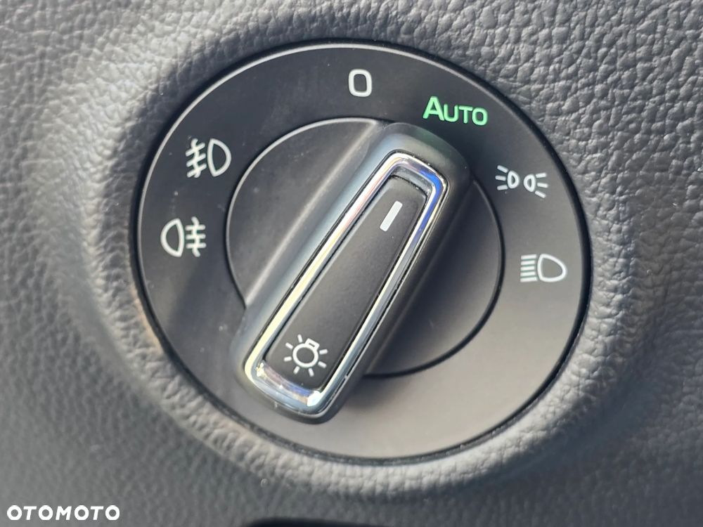 Skoda Superb 2.0 TDI DSG Premium Edition - 17