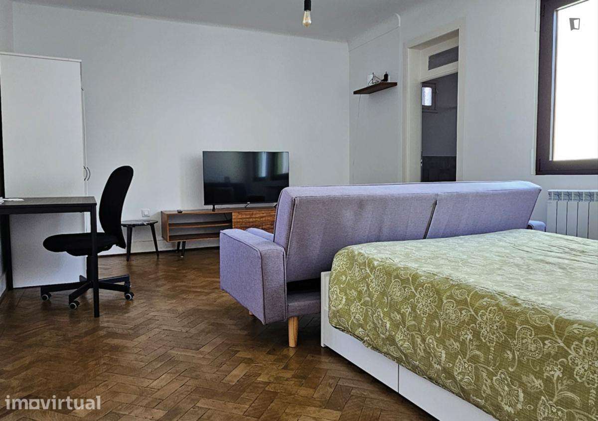 Quarto - localizado em Aveiro - Grande imagem: 3/27