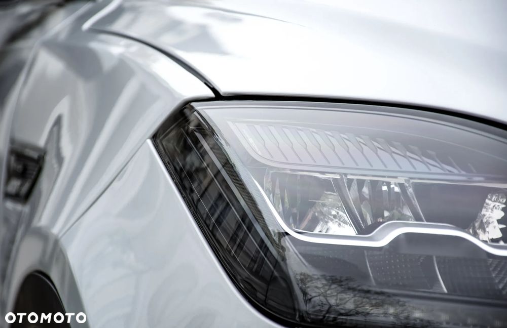 Jaguar E-Pace P250 AWD R-Dynamic S - 13