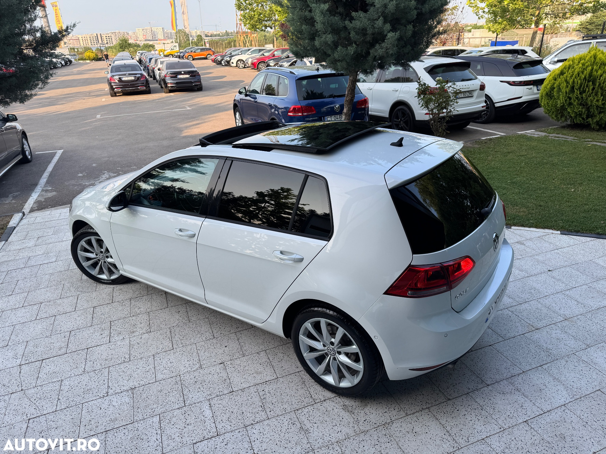 Volkswagen Golf 2.0 TDI SCR DSG Comfortline - 4