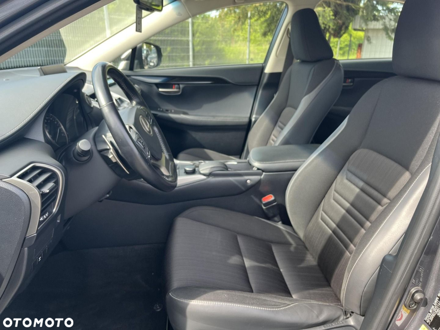 Lexus NX - 14