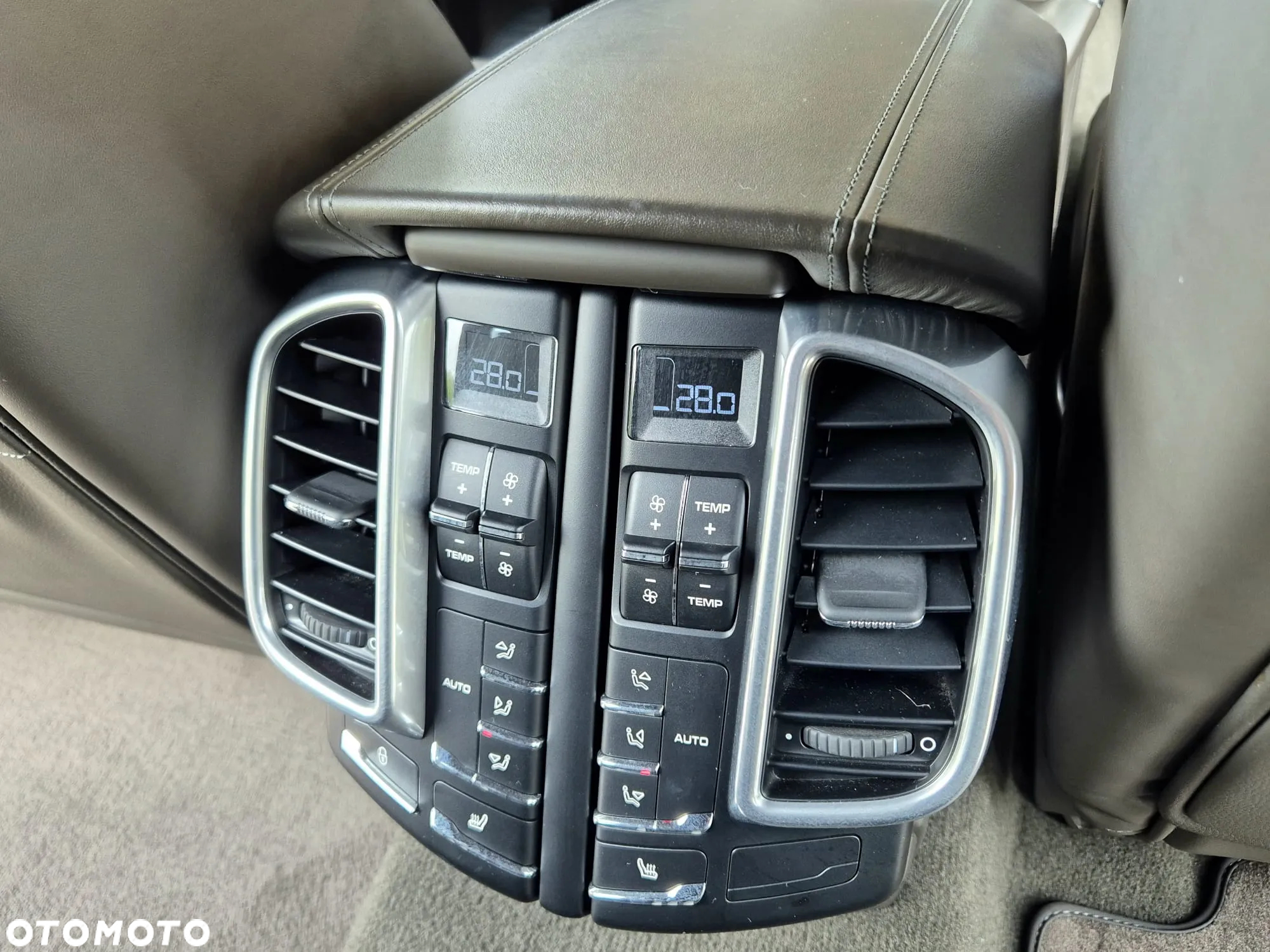 Porsche Cayenne Turbo - 16