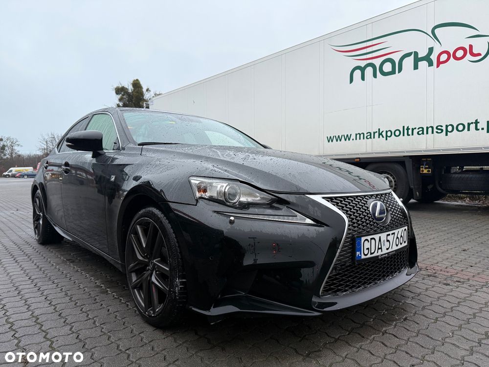 Lexus IS 300h F Sport - 6