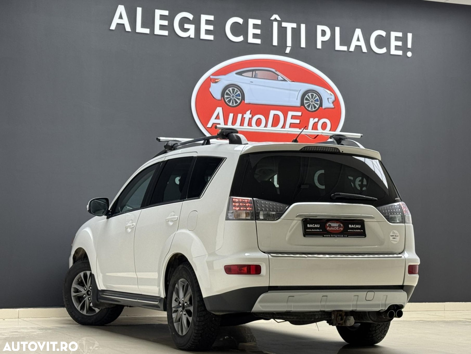 Mitsubishi Outlander - 3