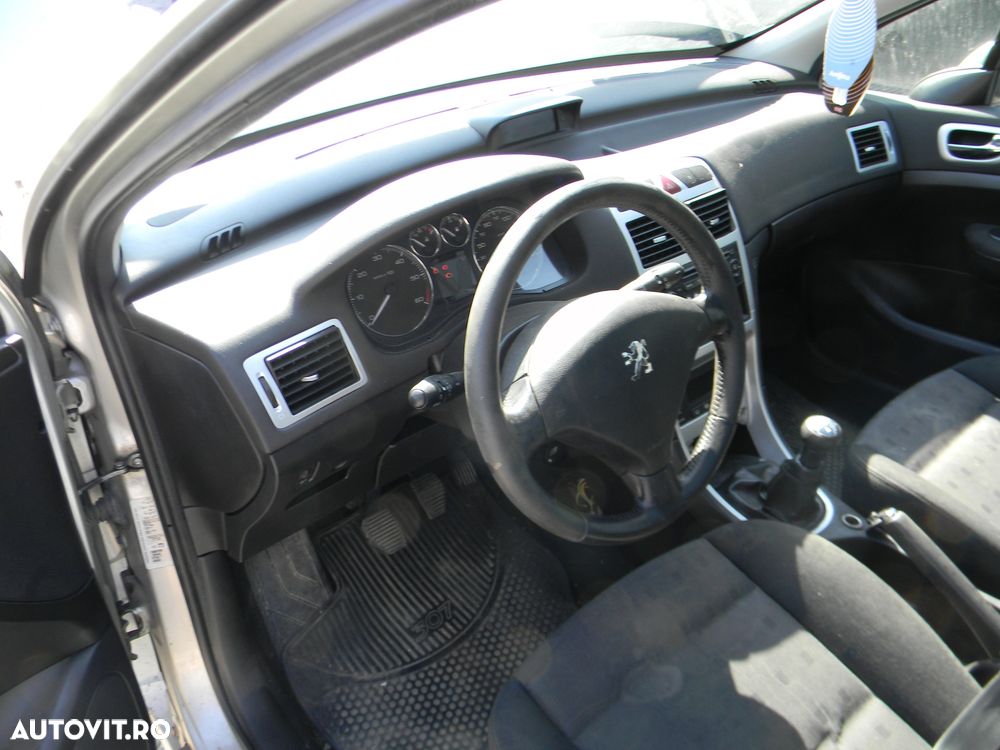 Dezmembrari  Peugeot 307  2000  > 0000 1.6 HDi 110 Motorina - 22