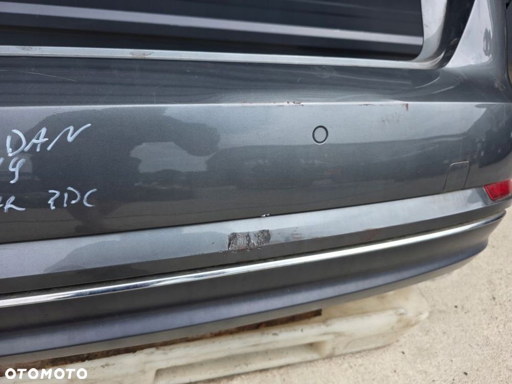 ZDERZAK TYŁ KOMPLETNY AUDI A4 B9 SEDAN LX7R 4X PDC HAK ORYGINAŁ DO POPRAWY - 6