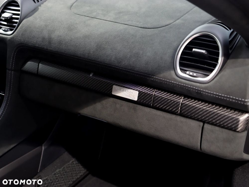 Porsche 718 Spyder - 21