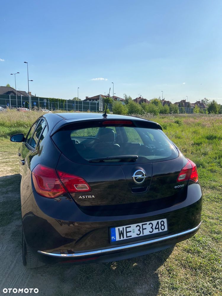 Opel Astra 2015 photo 2