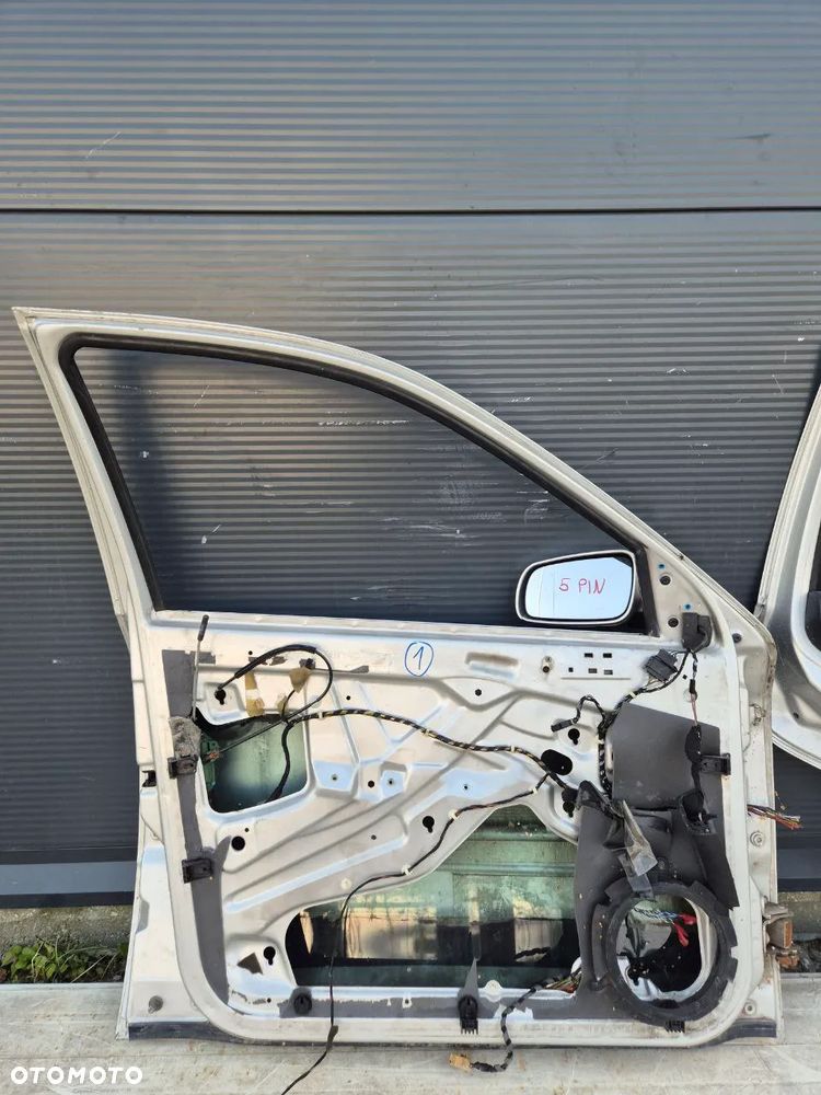 DRZWI LEWY  PRZÓD SKODA OCTAVIA I - 12