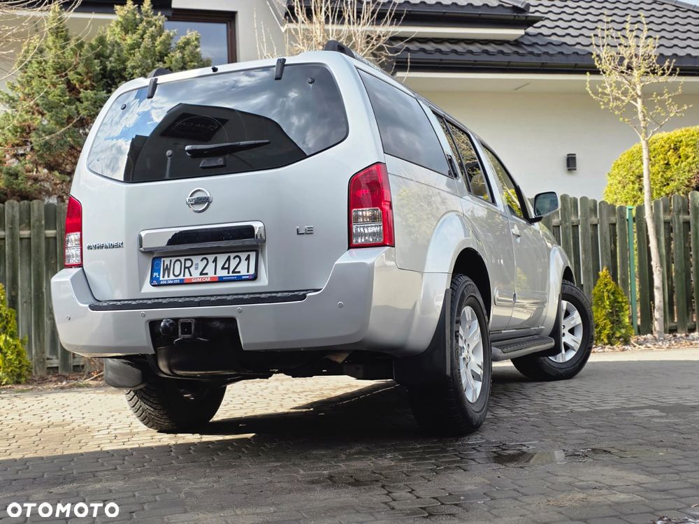 Nissan Pathfinder 4.0 V6 LE - 5