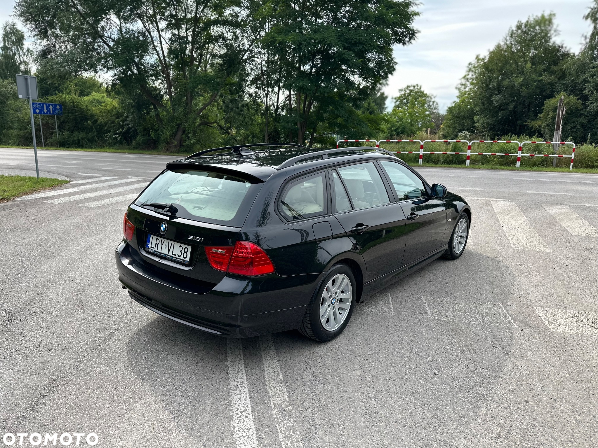 BMW Seria 3 318i Touring Edition Exclusive - 12