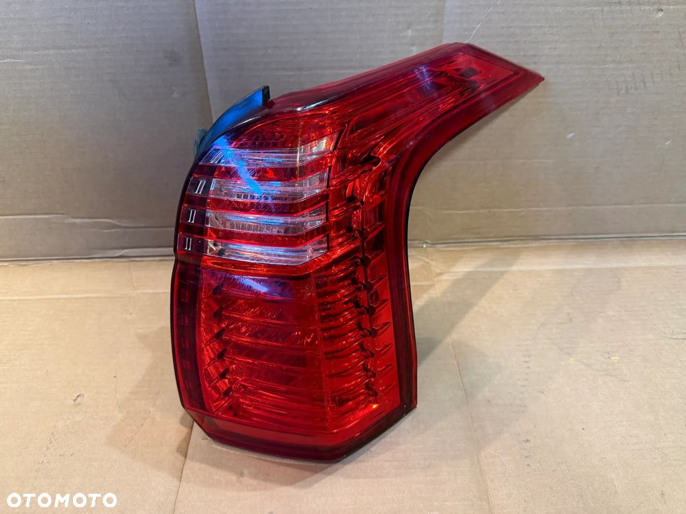 Lampa tylna Peugeot 5008 I 2009- prawa lewa tył 9672666680 9672666580 OE - 1