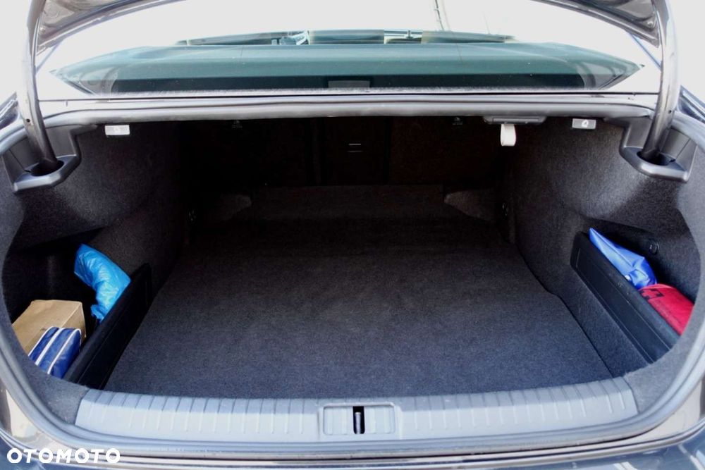 Volkswagen Passat - 7