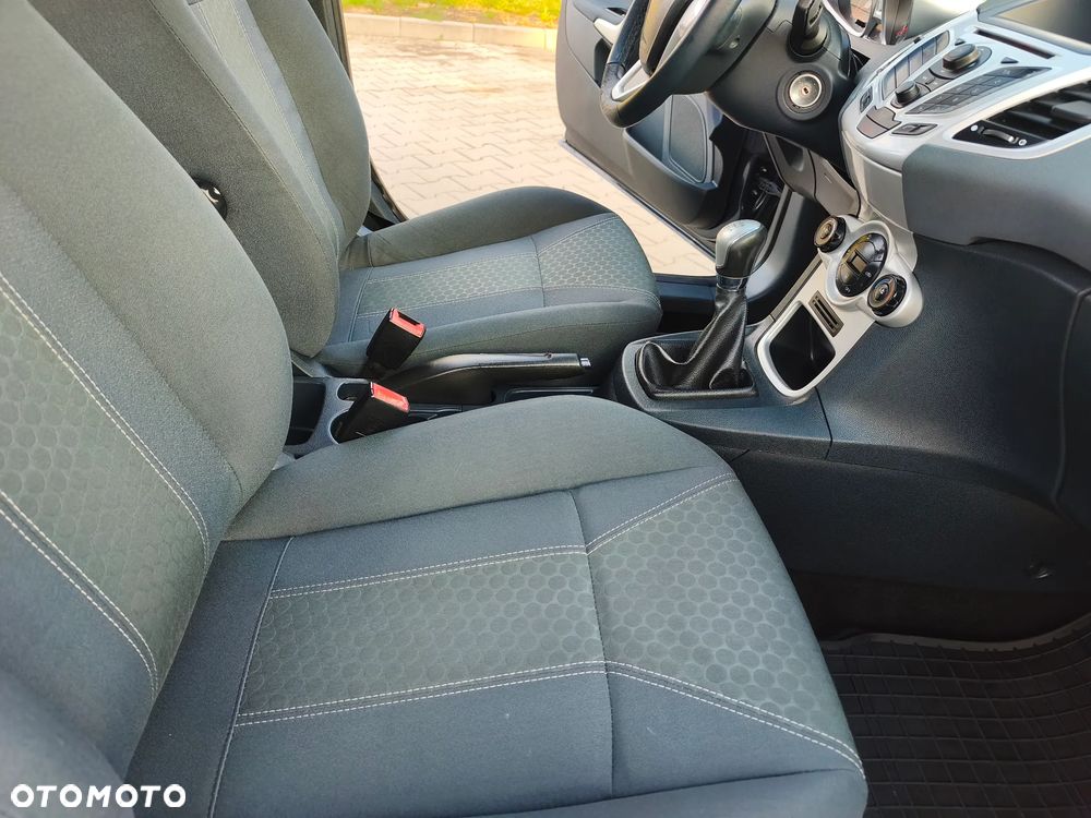 Ford Fiesta - 20