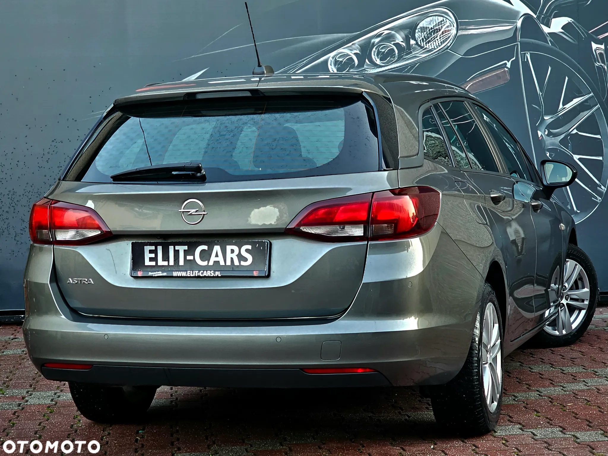 Opel Astra V 1.2 T Elegance S&S - 10