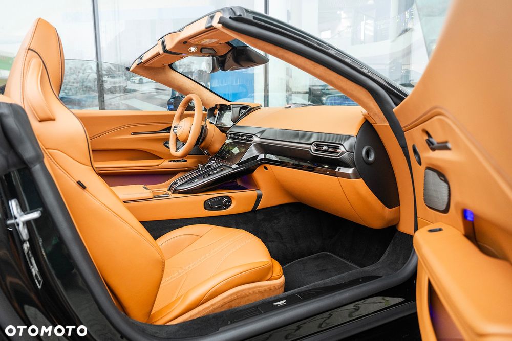 Aston Martin Vantage - 16