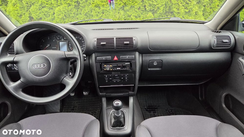 Audi A3 Sportback 1.9 TDI Ambiente - 6