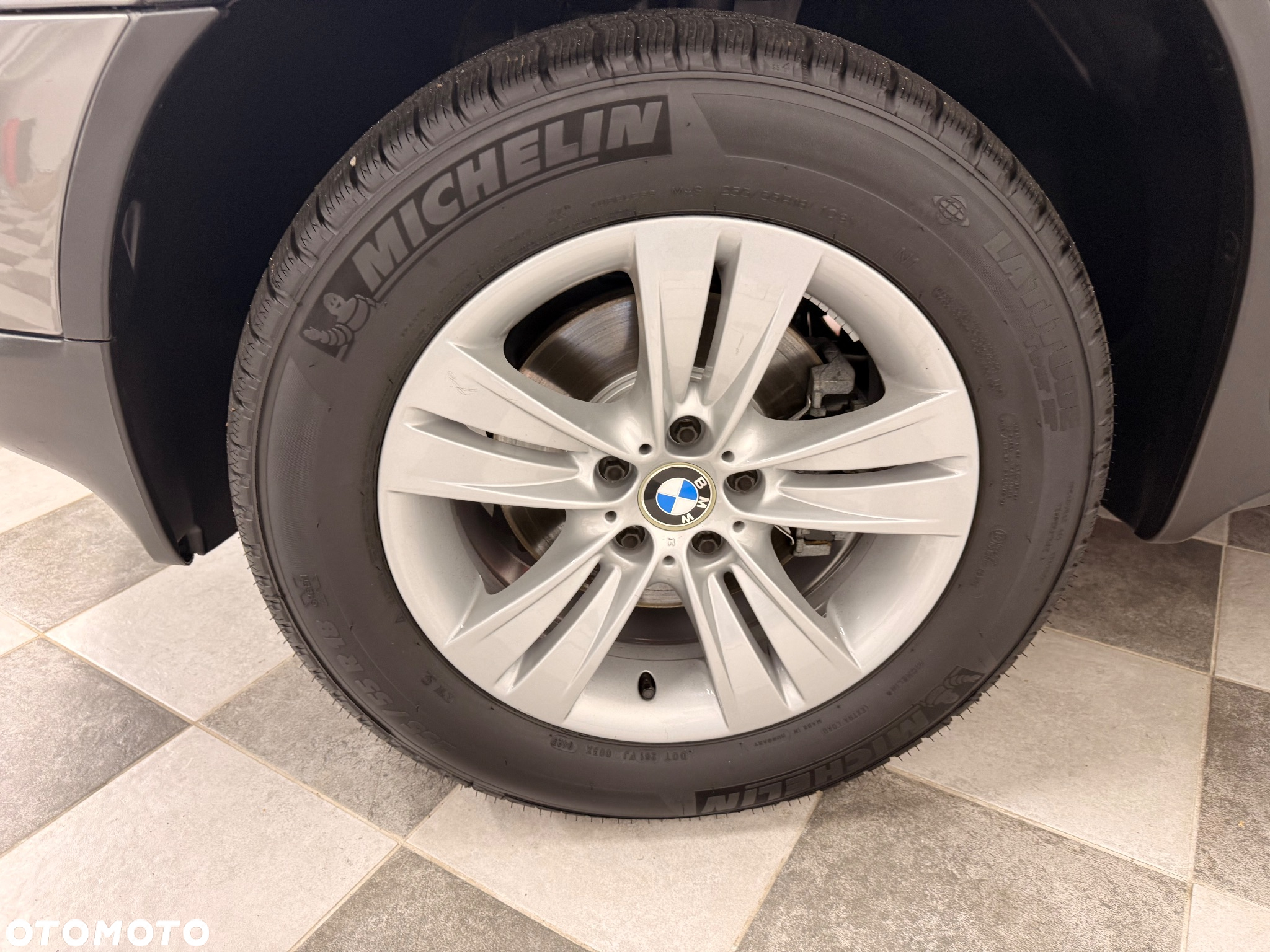 BMW X5 4.4i - 20