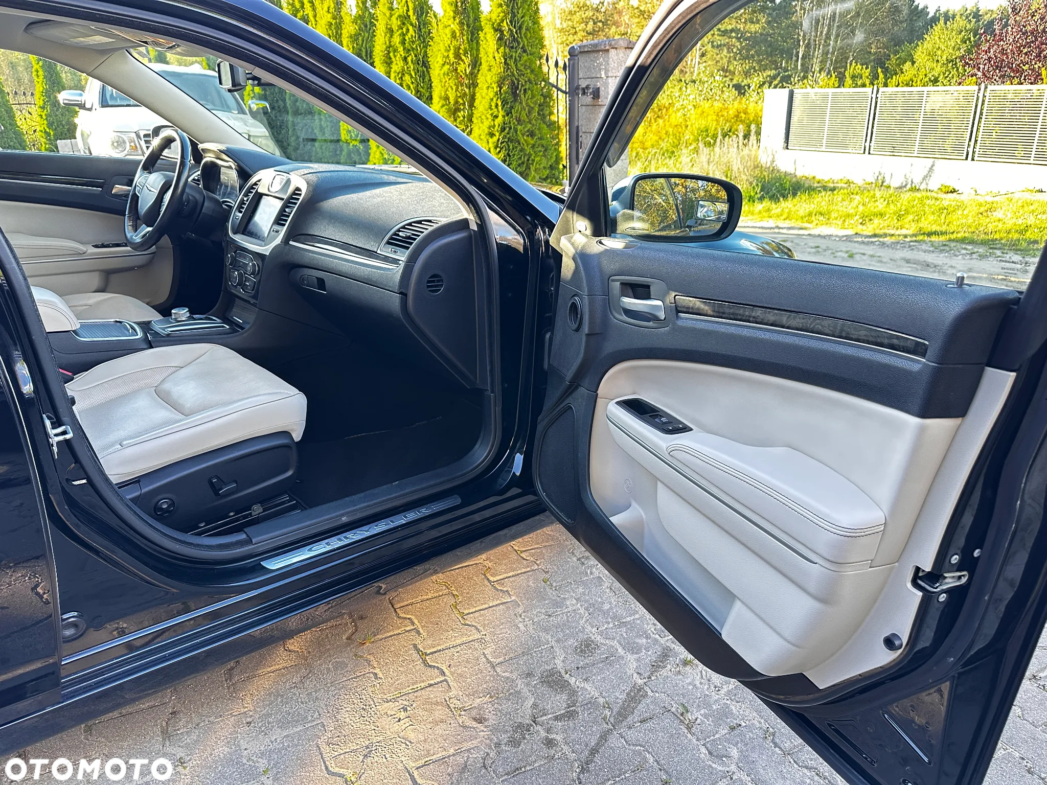 Chrysler 300C - 21