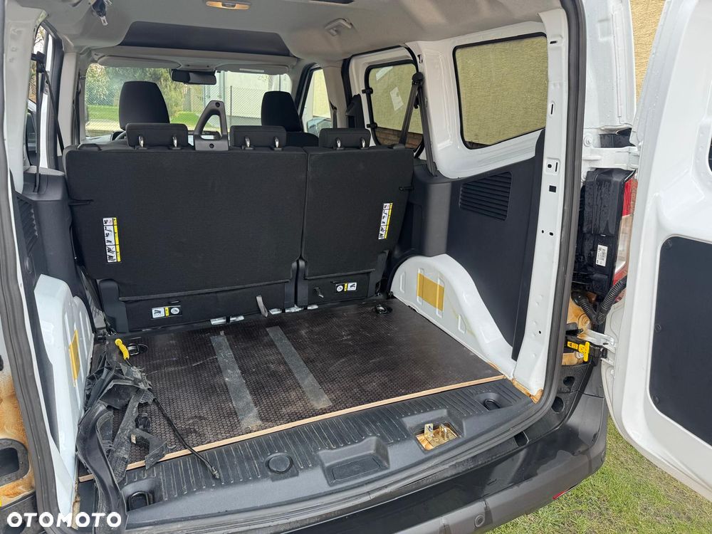 Ford Tourneo Courier 1.5 TDCi S&S Ambiente - 11