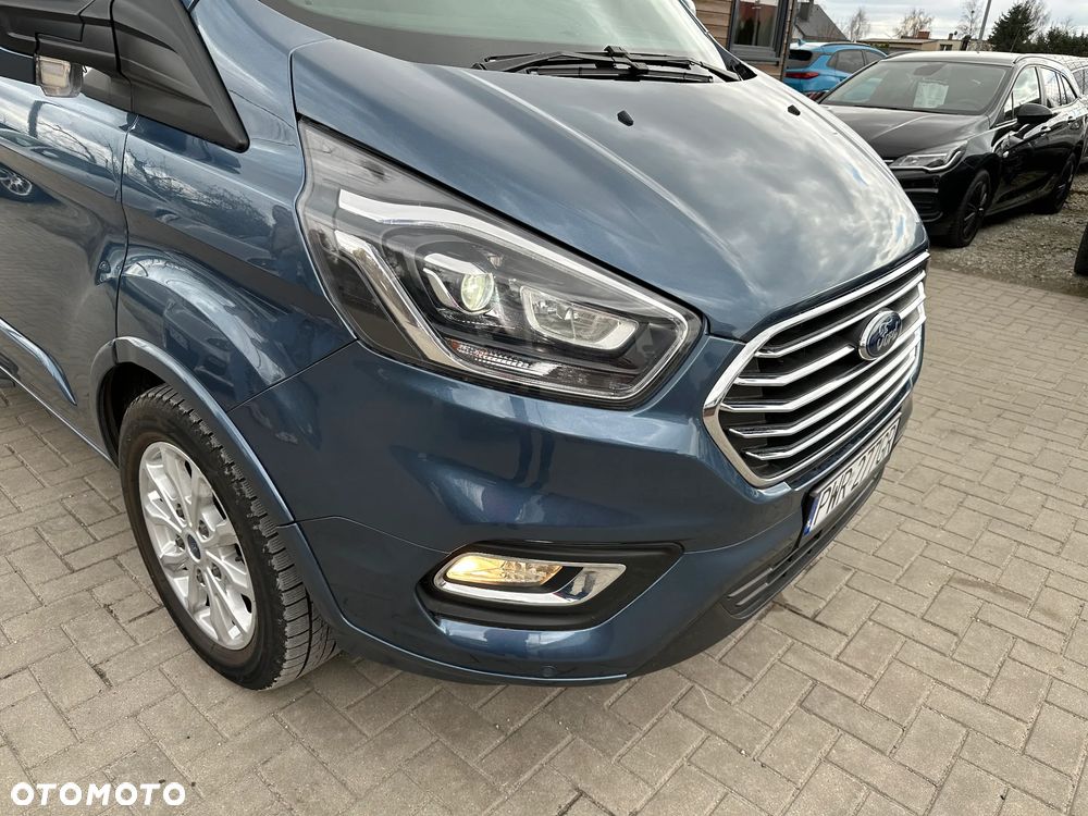 Ford Tourneo Custom - 39