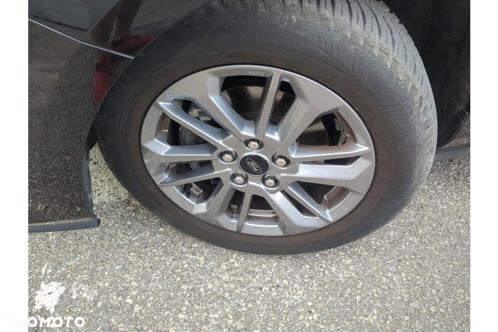 Ford Focus 2024 photo 2