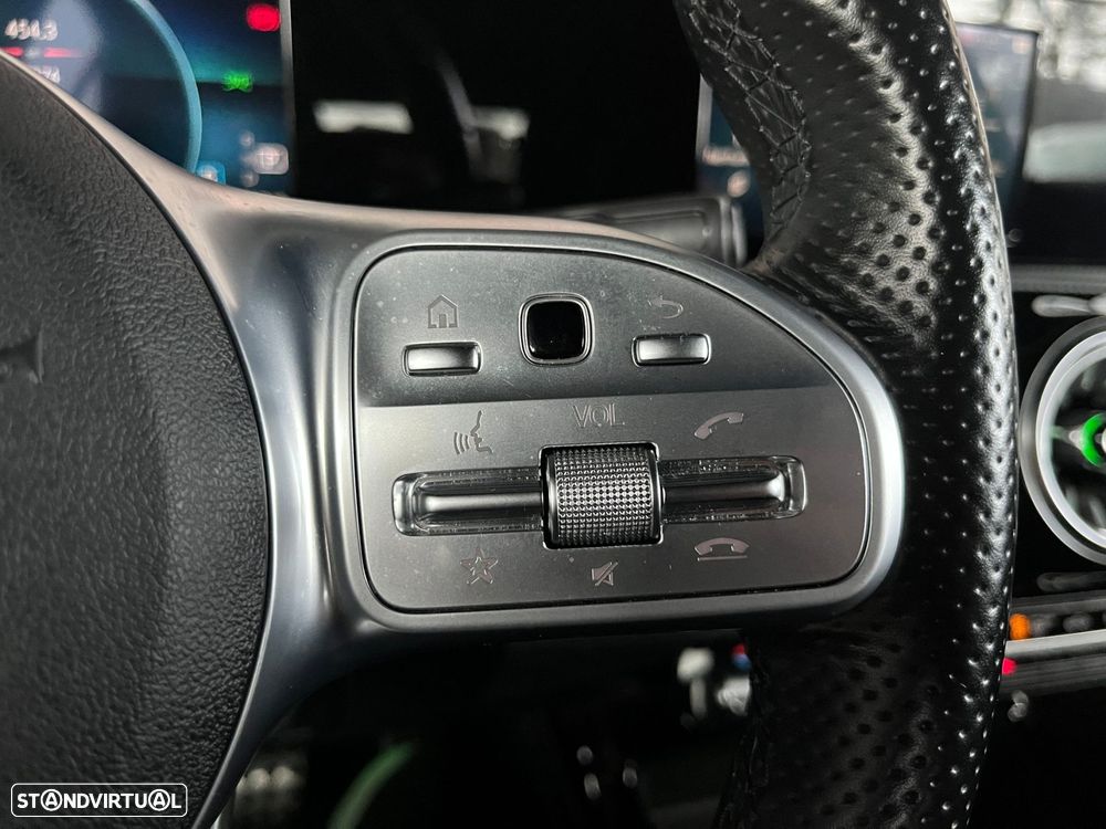 Mercedes-Benz A 250 e 8G-DCT AMG Line - 24