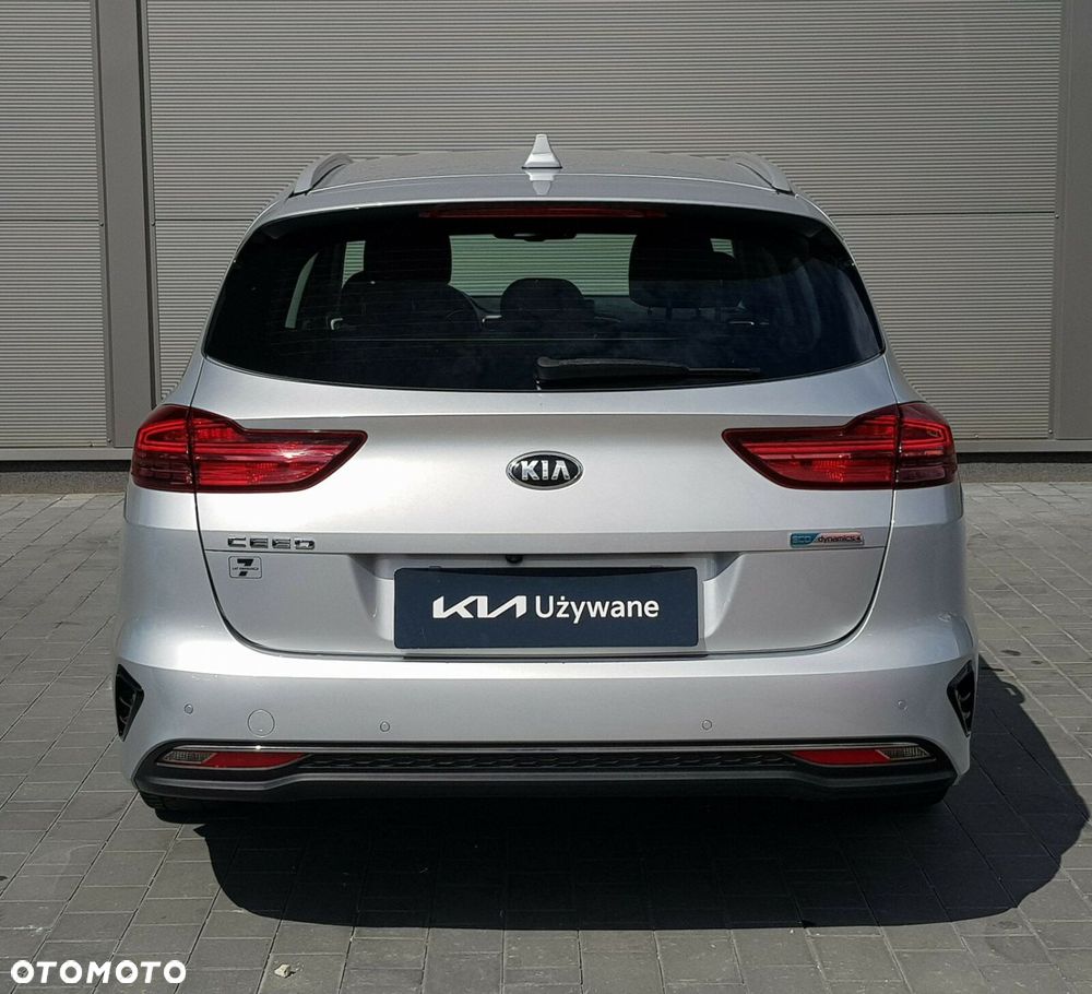 Kia Ceed 1.6 CRDi mHEV M - 11