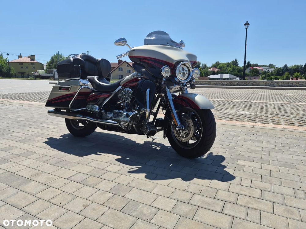 Harley-Davidson FLHTCU Ultra - 19