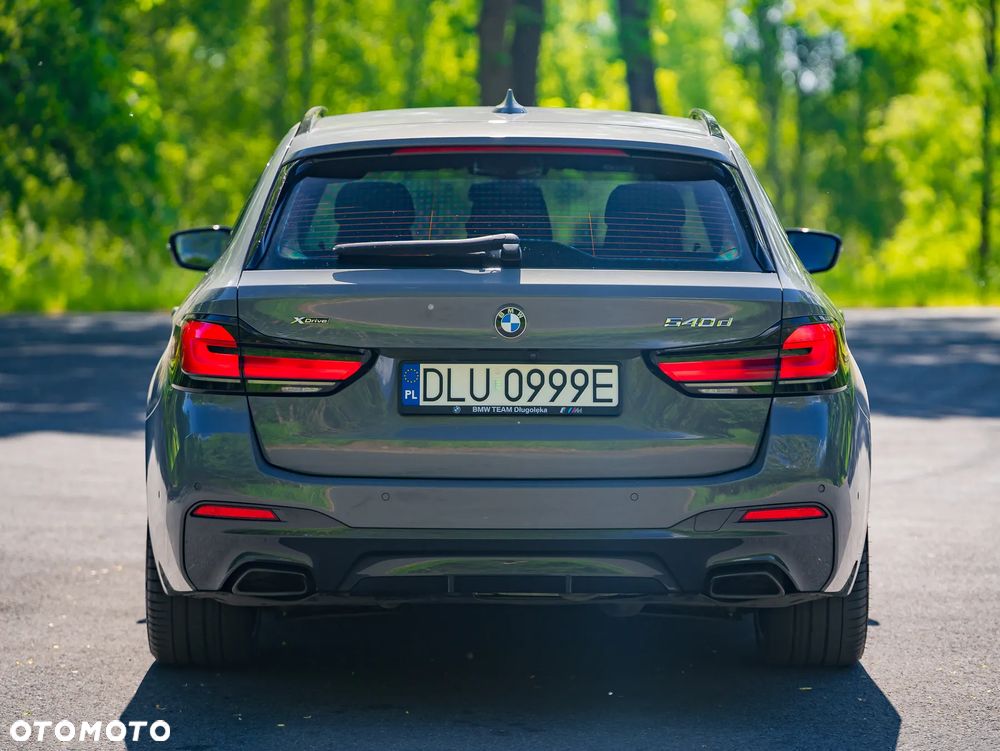 BMW Seria 5 540d xDrive mHEV M Sport sport - 17