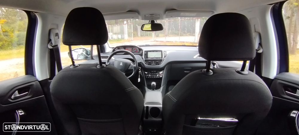 Peugeot 208 1.2 PureTech Style - 6
