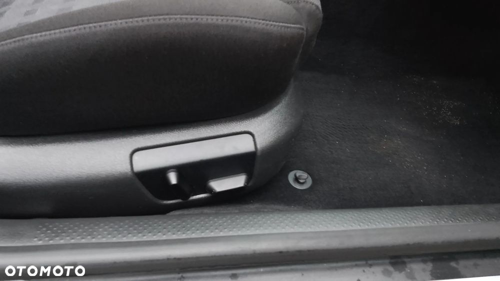 Volkswagen Passat 2.0 Exclusive - 26