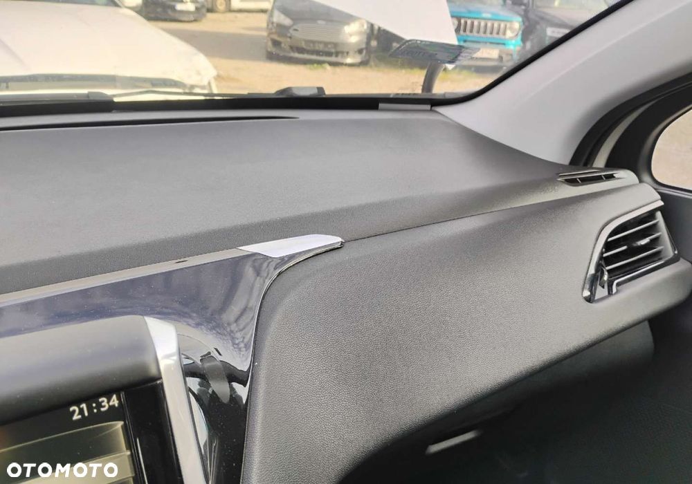 Peugeot 208 - 15