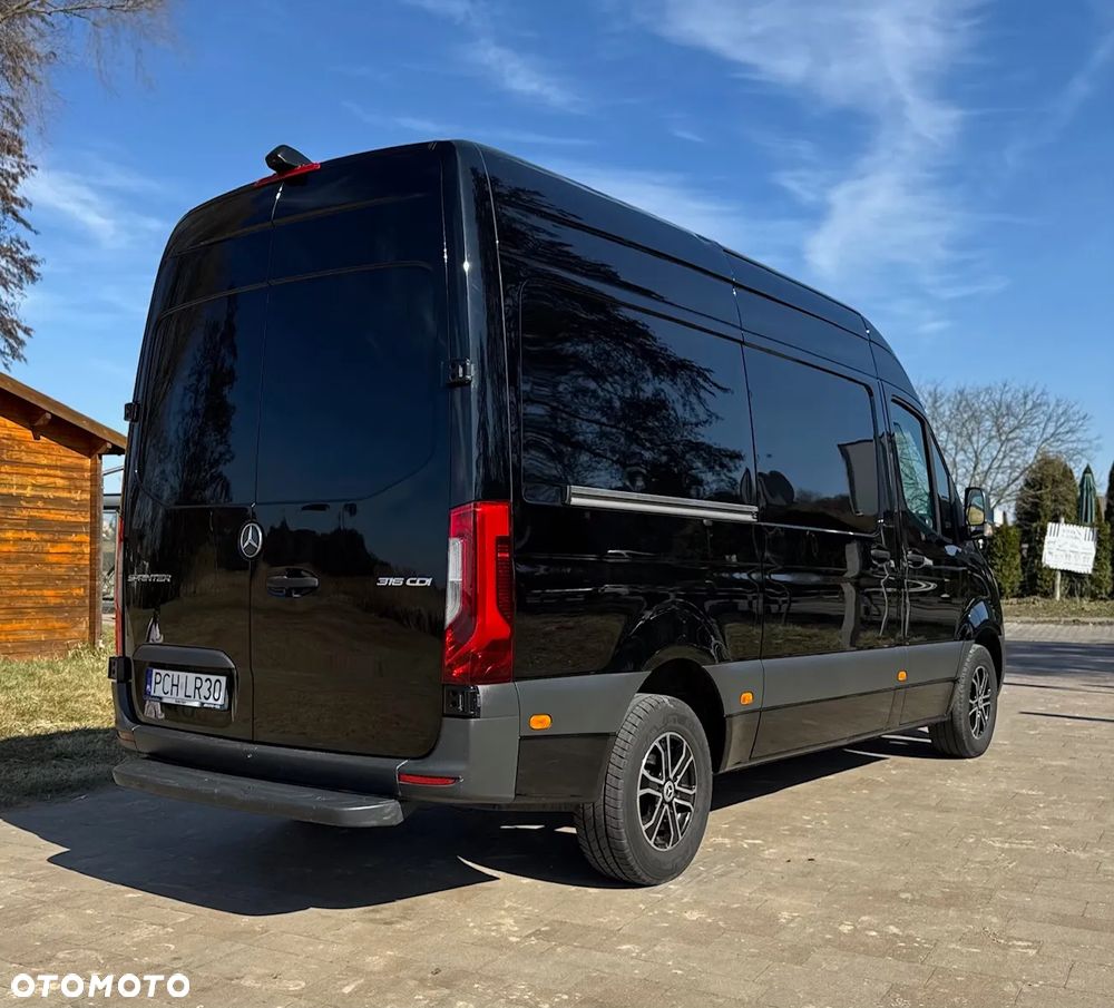 Mercedes-Benz Sprinter - 4