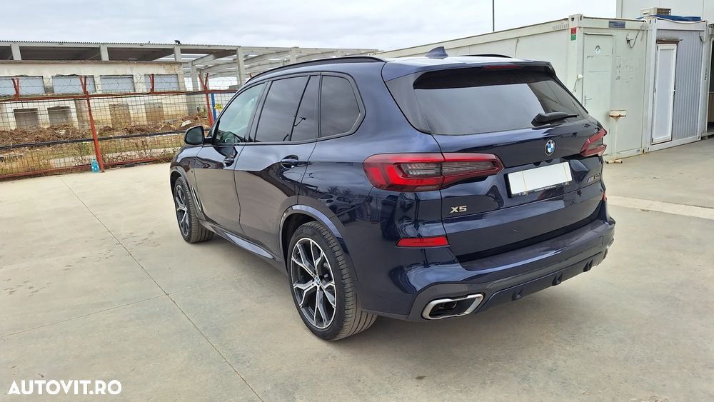 BMW X5 M M50i - 5