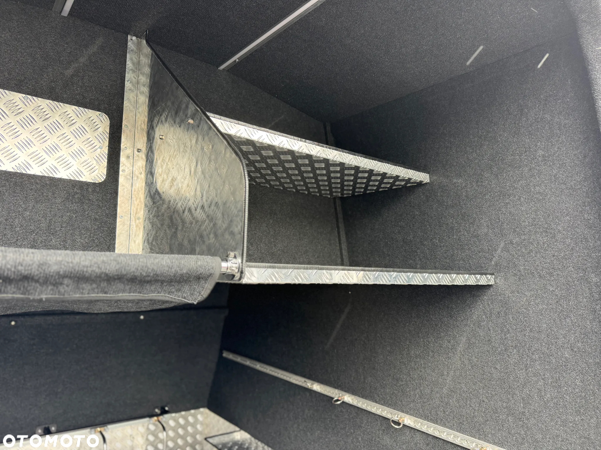 Mercedes-Benz Sprinter - 25