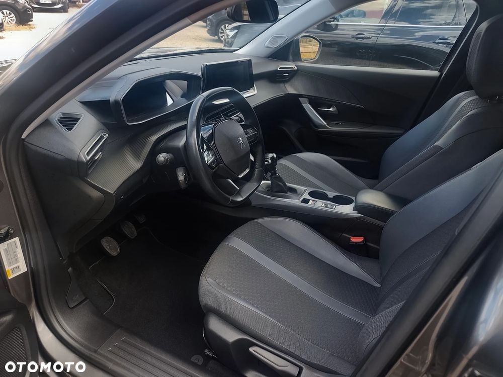 Peugeot 2008 - 7
