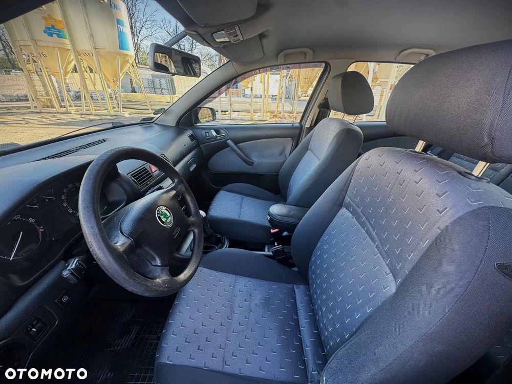 Skoda Octavia 2.0 Ambiente - 9