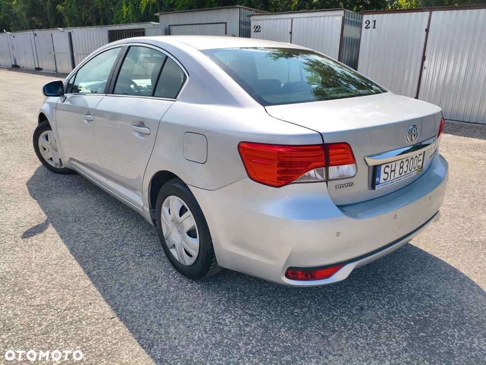 Toyota Avensis 1.8 Active - 3