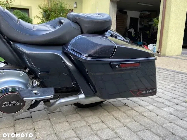 Harley-Davidson Touring Street Glide - 25
