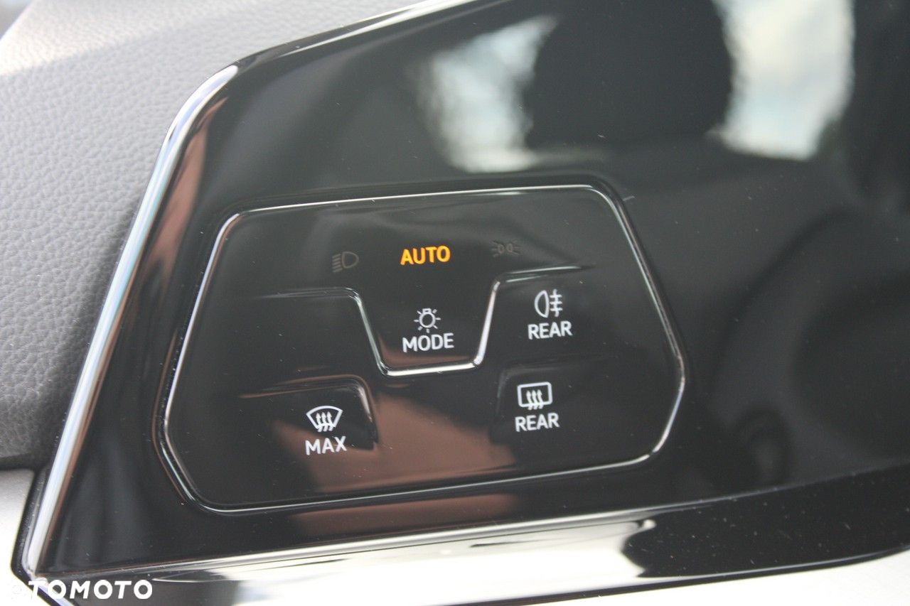 Volkswagen Golf - 20