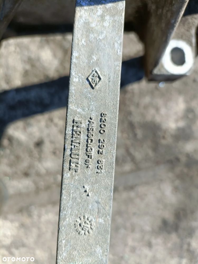 RENAULT łapa skrzyni 8200292830 - 5