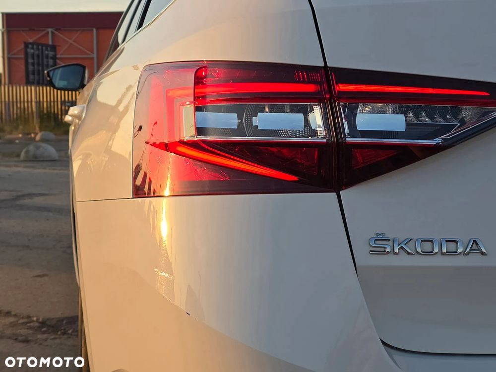 Skoda Superb 2.0 TDI Ambition DSG - 30